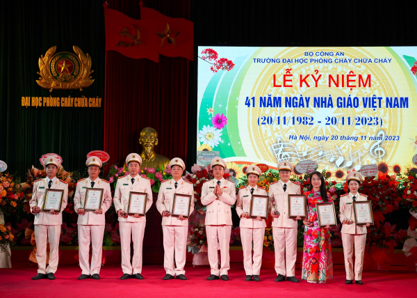 Trường Đại học Phòng cháy chữa cháy kỷ niệm Ngày Nhà giáo Việt Nam -0