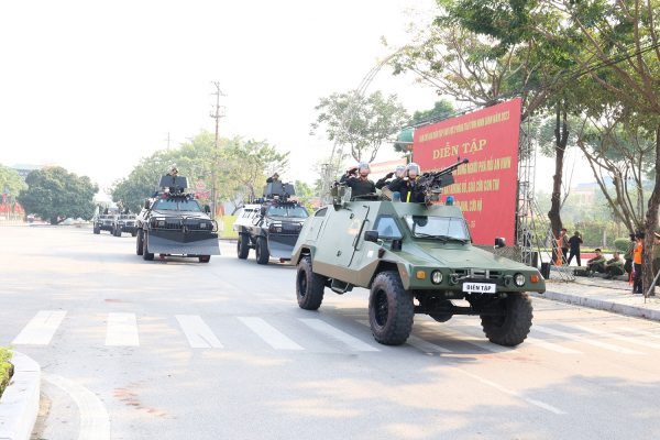Huy động gần 1.500 người tham gia diễn tập khu vực phòng thủ tỉnh Ninh Bình -2