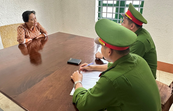 Bắt hai nữ “quái” chuyên cho vay lãi nặng -0