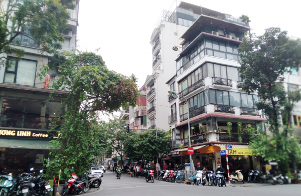 4a-ngã tư hàng thùng và nguyễn hữu huân.jpg -0