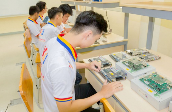 Đại học Đà Nẵng: Tiên phong đào tạo nhân lực chất lượng cao phục vụ phát triển ngành công nghiệp chip bán dẫn -0