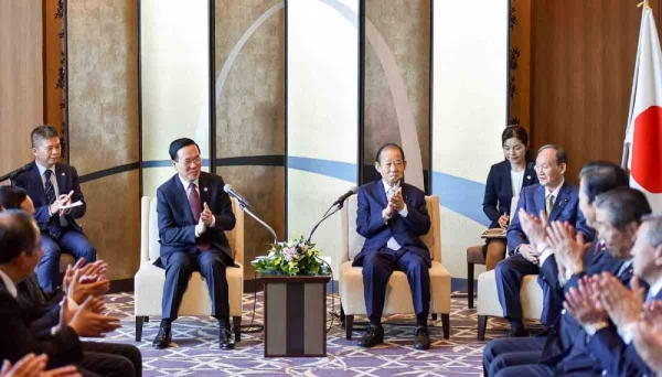 President meets Japan-Vietnam Parliamentary Friendship Alliance leader -0