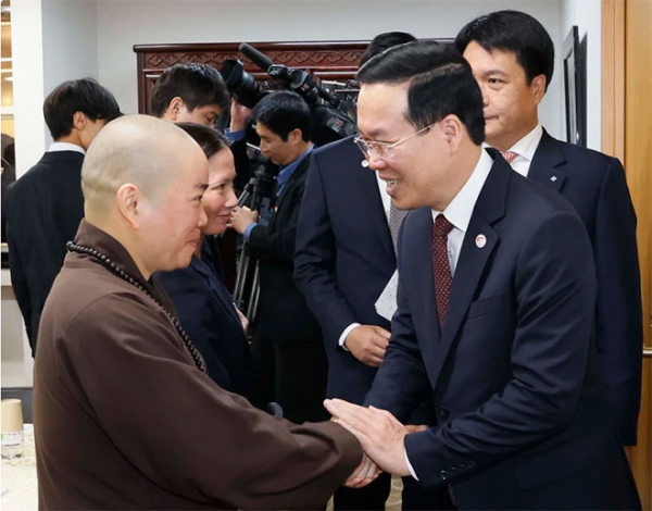 Chủ tịch nước gặp gỡ đại diện các thế hệ người Việt Nam tại Nhật Bản -0