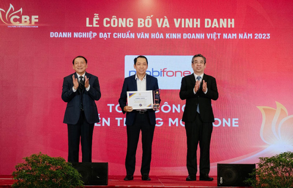 MobiFone được tôn vinh “Doanh nghiệp đạt chuẩn văn hóa kinh doanh Việt Nam” 2023 -0