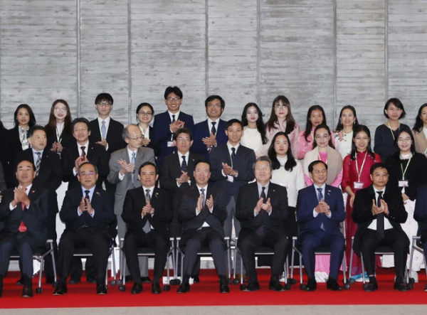 Chủ tịch nước Võ Văn Thưởng thăm Đại học Kyushu của Nhật Bản -0