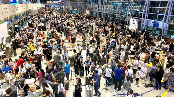 Sân bay quốc tế Đà Nẵng hạn chế đưa tiễn hành khách để giảm ùn tắc -0