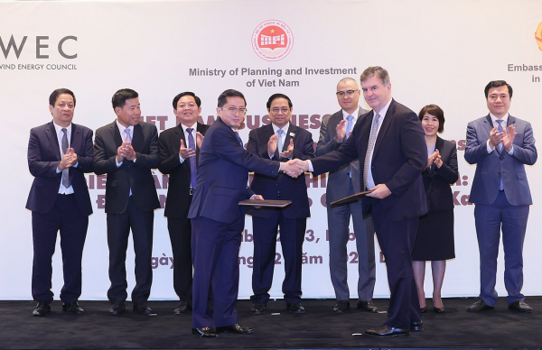 Thủ tướng: Việt Nam là địa điểm tin cậy để đầu tư, thúc đẩy chuyển đổi xanh -1