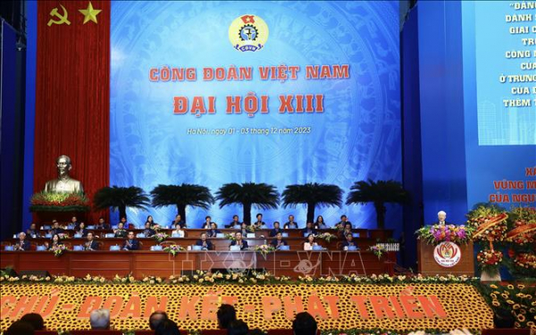 Phát huy truyền thống cách mạng vẻ vang và anh hùng, tiếp tục xây dựng giai cấp công nhân và tổ chức công đoàn Việt Nam ngày càng vững mạnh toàn diện, xứng đáng là lực lượng tiên phong trong sự nghiệp đổi mới, xây dựng và bảo vệ đất nước -0