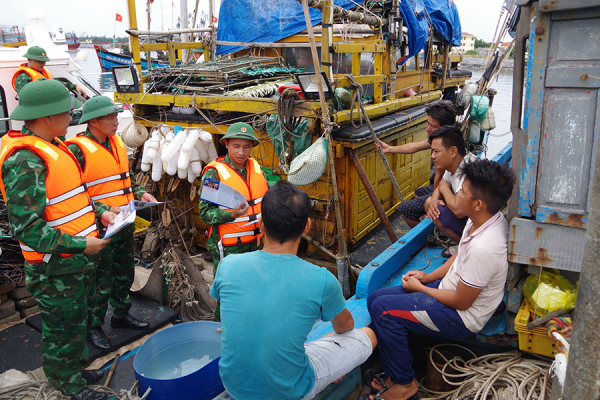 Xử phạt 72 tàu cá vi phạm khai thác hải sản bất hợp pháp -0