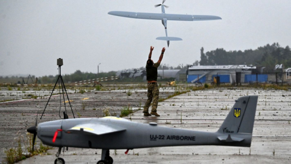 Ukraine triển khai hơn 40 UAV tập kích mục tiêu Nga -0