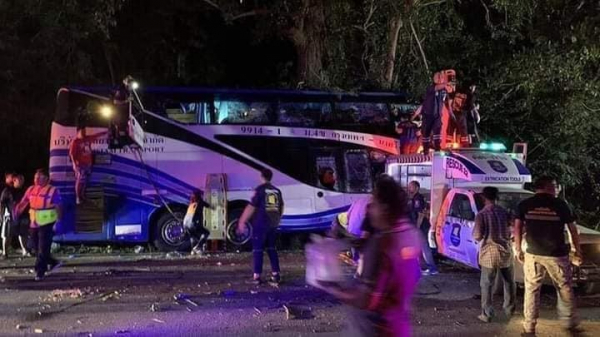 Tai nạn xe khách thảm khốc tại Thái Lan khiến 14 người chết -0