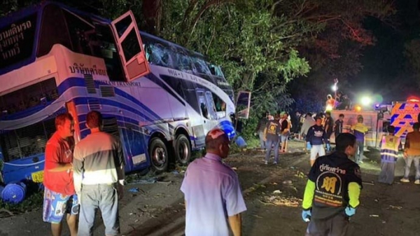 Tai nạn xe khách thảm khốc tại Thái Lan khiến 14 người chết -0