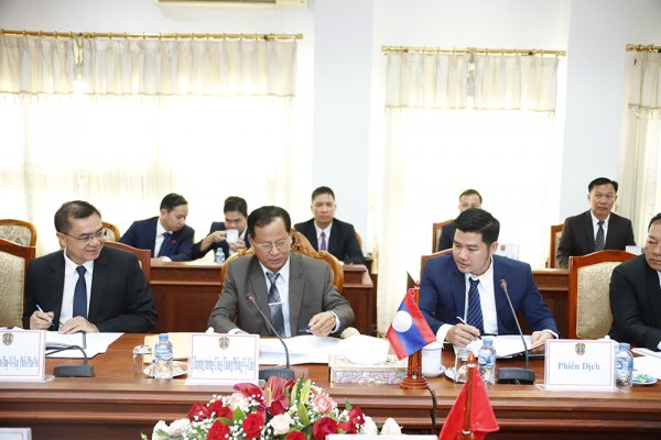 Bộ Công an hai nước Việt Nam – Lào thắt chặt tình đoàn kết -0
