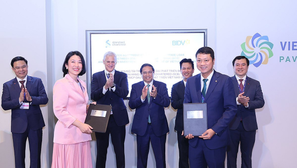 ảnh 2 bidv và standard chartered bank vn.jpg -1