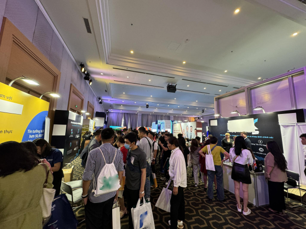 Hội thảo ứng dụng công nghệ núp bóng quảng bá cho hàng chục sàn forex quốc tế -0
