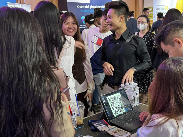 Hội thảo ứng dụng công nghệ núp bóng quảng bá cho hàng chục sàn forex quốc tế -0