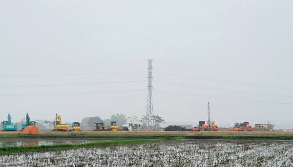 Khó khăn trong di dời công trình hạ tầng kỹ thuật phục vụ cao tốc Bắc - Nam -0