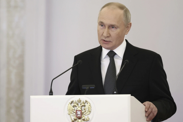 Ông Putin tuyên bố tranh cử vào năm sau -0
