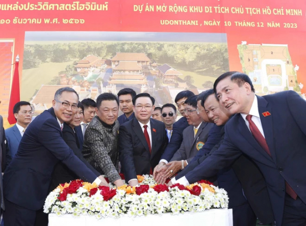 Chủ tịch Quốc hội thăm Khu di tích Chủ tịch Hồ Chí Minh tại Udon Thani -0