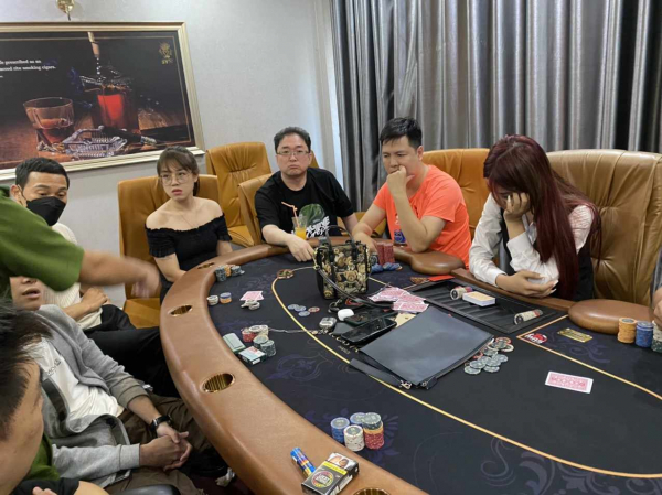 Triệt phá một câu lạc bộ ở Hà Nội tổ chức đánh bạc Poker với số tiền trên 20 tỷ đồng -0