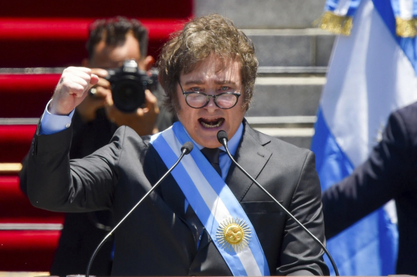 Bài diễn văn nhậm chức khác lạ của tân Tổng thống Argentina  -0