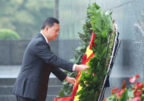 Thủ tướng Campuchia viếng Chủ tịch Hồ Chí Minh, tưởng niệm các Anh hùng Liệt sỹ -1