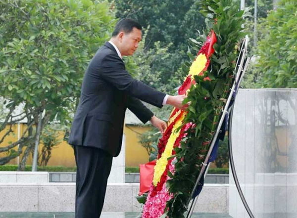 Thủ tướng Campuchia viếng Chủ tịch Hồ Chí Minh, tưởng niệm các Anh hùng Liệt sỹ -5