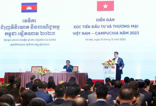 Vietnamese, Cambodian PMs attend investment forum -0