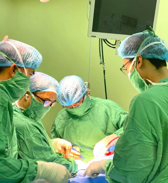 Bệnh viện 199: Lần đầu tiên thực hiện thành công ca phẫu thuật thay khớp vai toàn phần đảo ngược -0