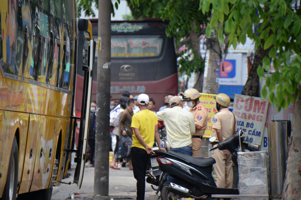 TP Hồ Chí Minh: Vận tải khách biến tướng vẫn hoạt động công khai -0