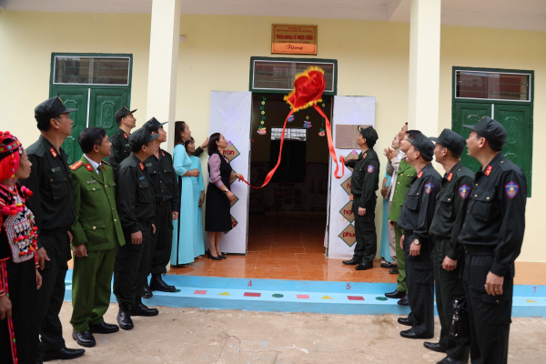 Bộ Tư lệnh CSCĐ dành nguồn lực 700 triệu đồng hỗ trợ xã vùng cao Leng Su Sìn -0