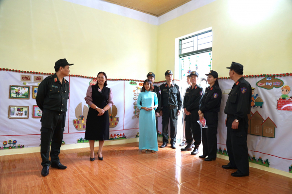 Bộ Tư lệnh CSCĐ dành nguồn lực 700 triệu đồng hỗ trợ xã vùng cao Leng Su Sìn -1