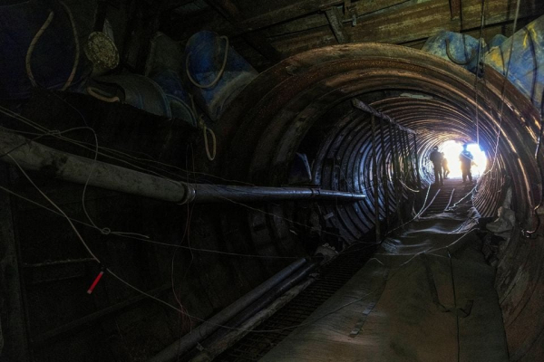 Israel phát hiện 'đường hầm lớn nhất của Hamas' gần biên giới Gaza -0