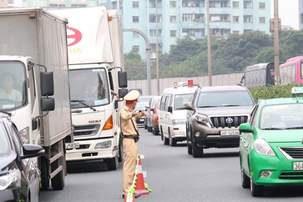 Hà Nội đặt mục tiêu kiềm chế, kéo giảm 5% tai nạn giao thông trong năm 2024 -0