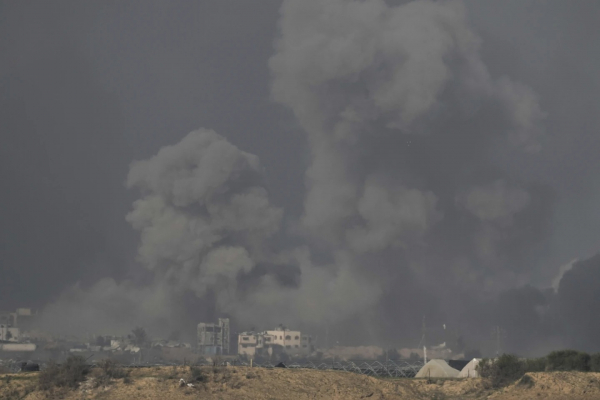Bất chấp lời kêu gọi quốc tế, Israel vẫn rải bom đều đặn khắp Gaza -0