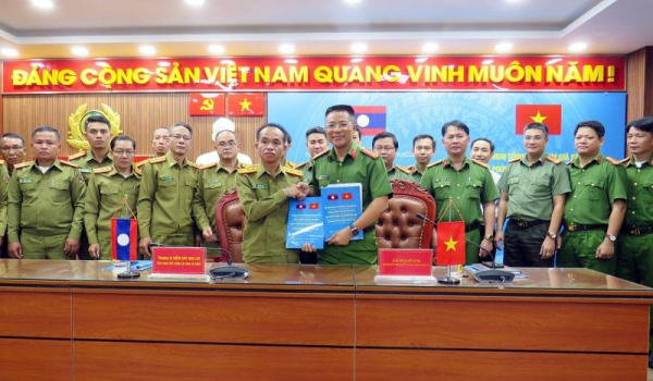 Police forces of Quang Nam and Se Kong strengthen coordination in combating drug trafficking -0