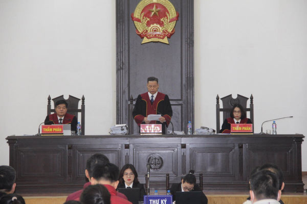 Phúc thẩm vụ án “chuyến bay giải cứu”: Bị cáo Hoàng Văn Hưng thấy đau lòng khi nhận tiền “chạy án”  -0