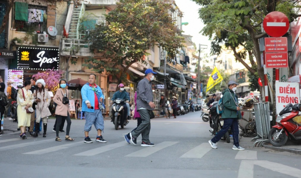 Hanoi Old Quarter remains popular destination for international visitors -3