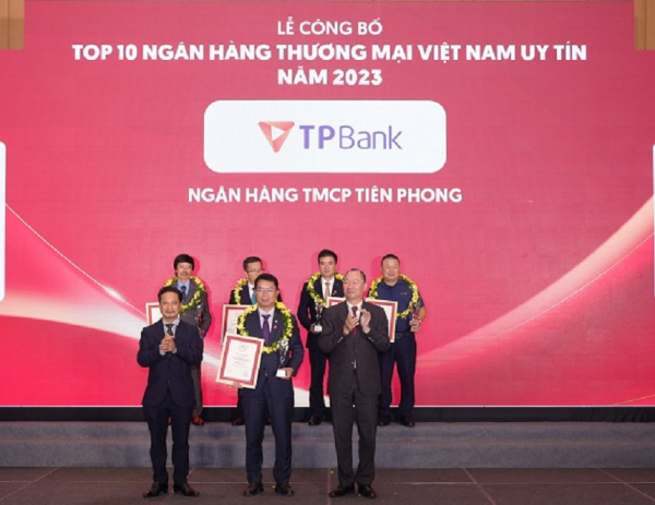 TPBank đứng thứ 4 trong Top các ngân hàng tư nhân uy tín nhất Việt Nam -0