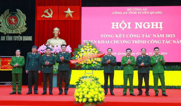 Quyết tâm xây dựng lực lượng Công an Tuyên Quang thật sự trong sạch, vững mạnh -0