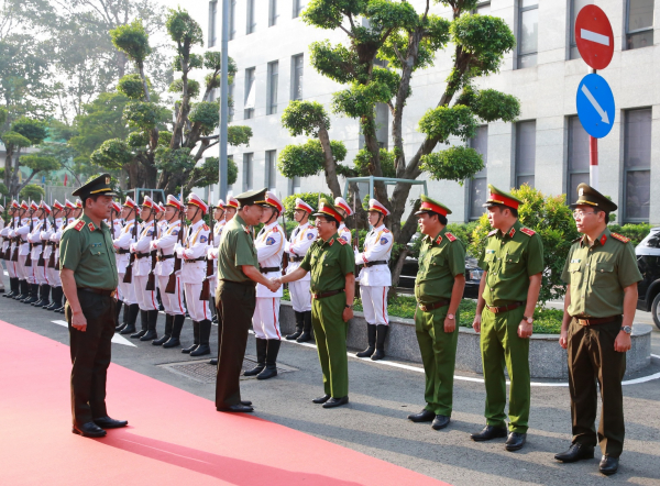 Xây dựng Công an TP Hồ Chí Minh vững mạnh toàn diện, hoạt động hiệu lực, hiệu quả… -1