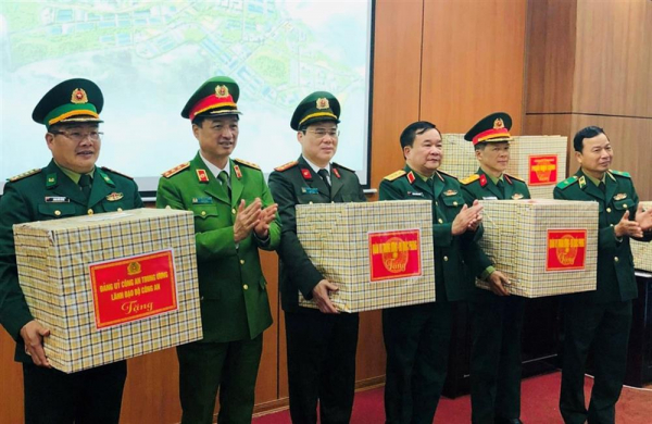 Prime Minister visits Tra Linh border gate -0