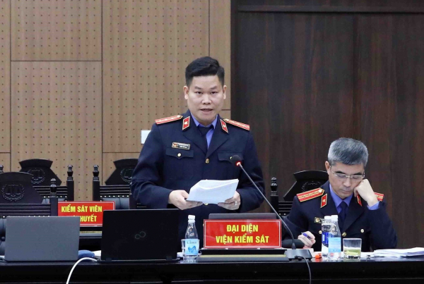 Bị cáo dưới quyền của Tổng Giám đốc Việt Á xin vắng mặt tại phiên tòa vì mới sinh con -0