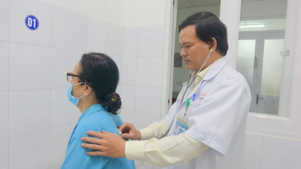 Bệnh viện Đà Nẵng phẫu thuật thành công ca phổi trong phổi hiếm gặp  -0