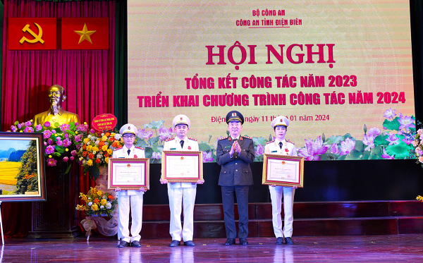 Thứ trưởng Trần Quốc Tỏ dự hội nghị triển khai công tác năm 2024 tại Công an tỉnh Điện Biên -2