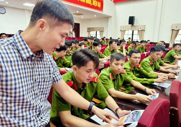 Thiết thực “Ngày hội việc làm” cho chiến sĩ nghĩa vụ Công an tỉnh Quảng Nam -0