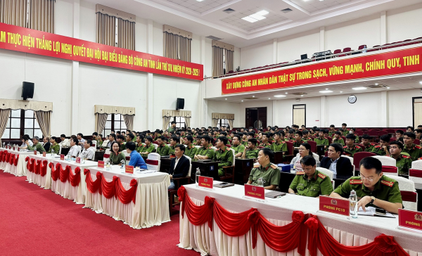 Thiết thực “Ngày hội việc làm” cho chiến sĩ nghĩa vụ Công an tỉnh Quảng Nam -0