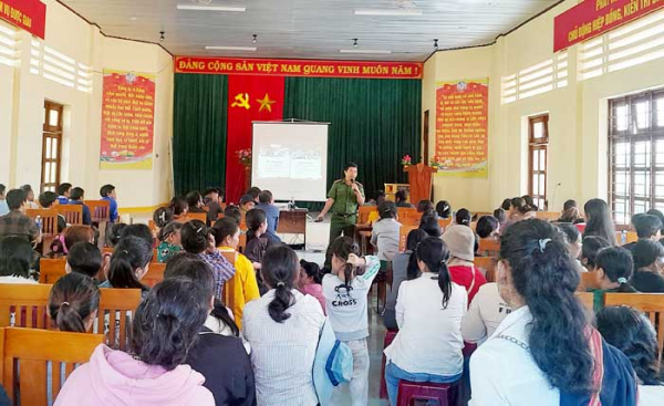 Ngăn chặn ma túy ở Nam Giang -0