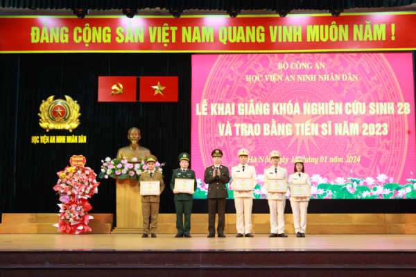 Học viện ANND khai giảng khóa nghiên cứu sinh 28 và trao bằng tiến sĩ năm 2023 -0