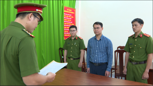 Khởi tố, bắt tạm giam Phó Cục trưởng Cục Đăng kiểm Việt Nam -0